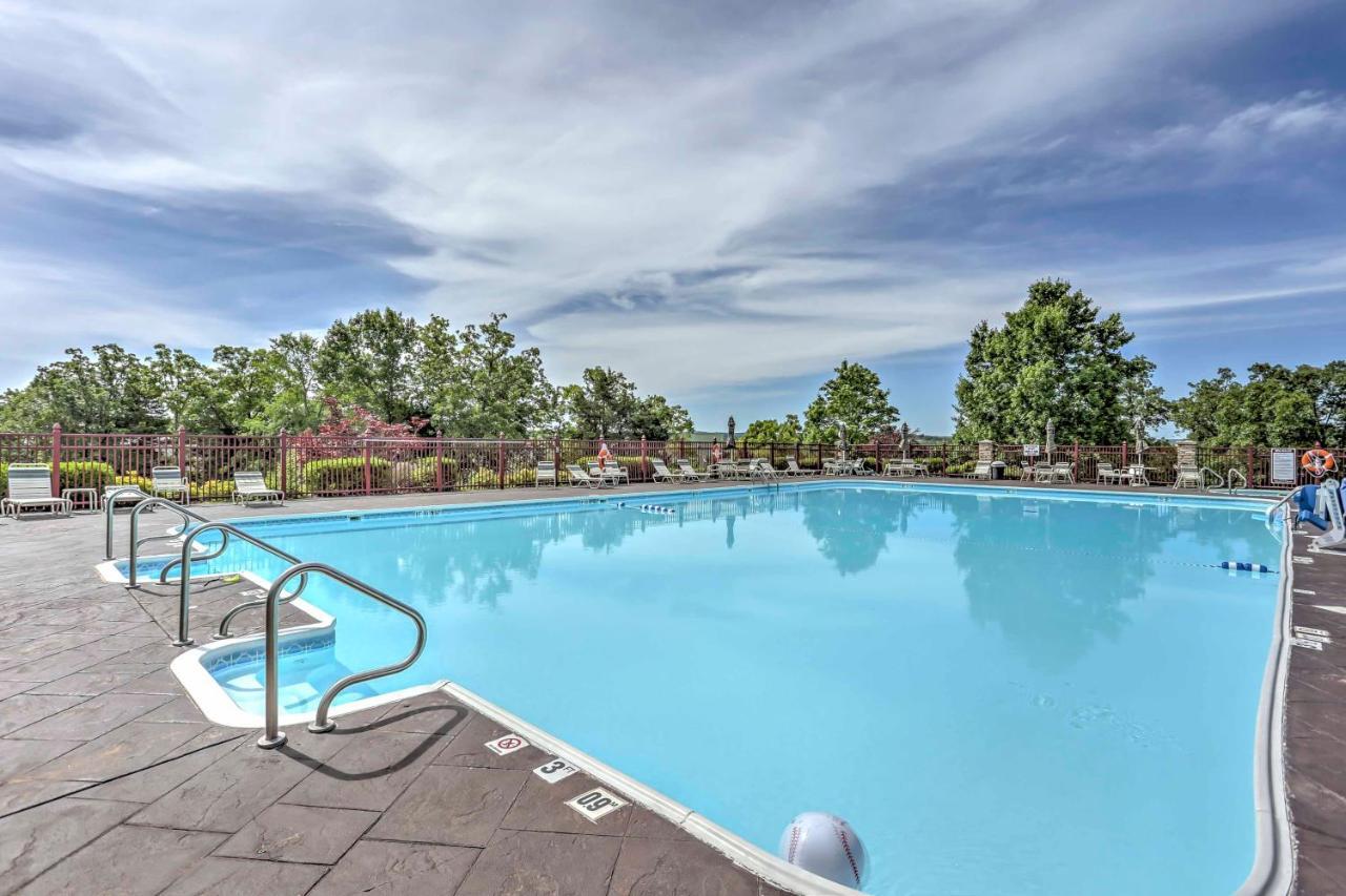 Branson Condo On Fairway Steps From Resort Pools! Exterior photo